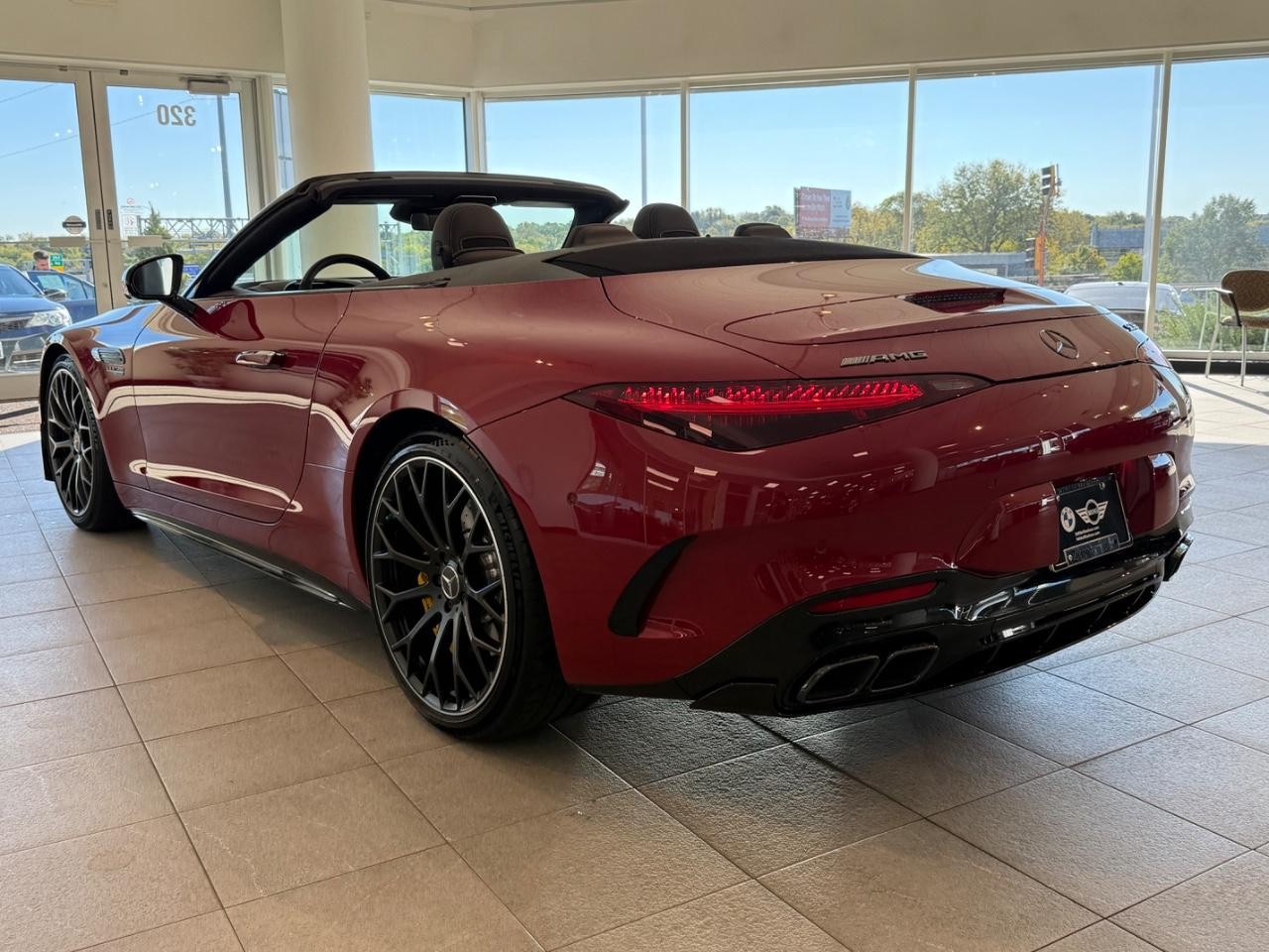 Mercedes-Benz SL Vehicle Image 04