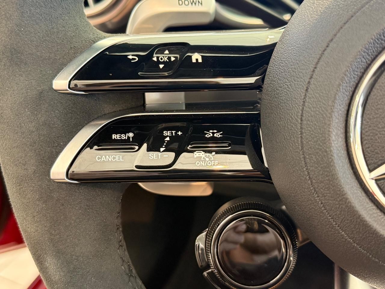 Mercedes-Benz SL Vehicle Image 14