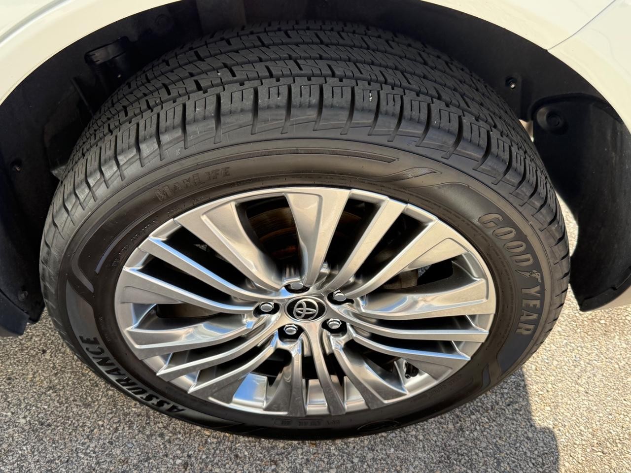 Toyota Venza Vehicle Image 07