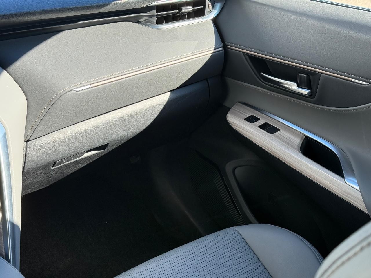 Toyota Venza Vehicle Image 15
