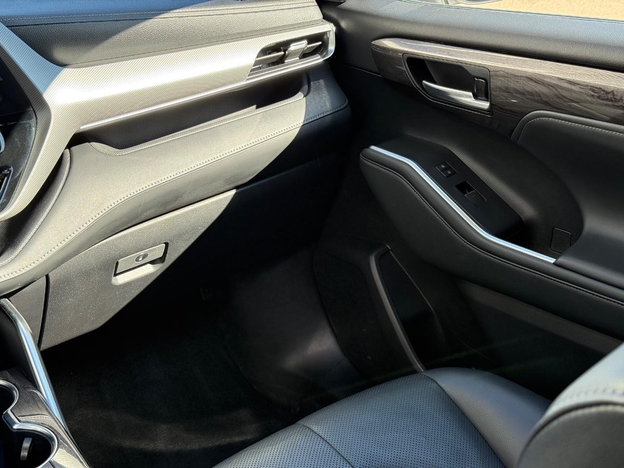 Toyota Highlander Vehicle Image 15