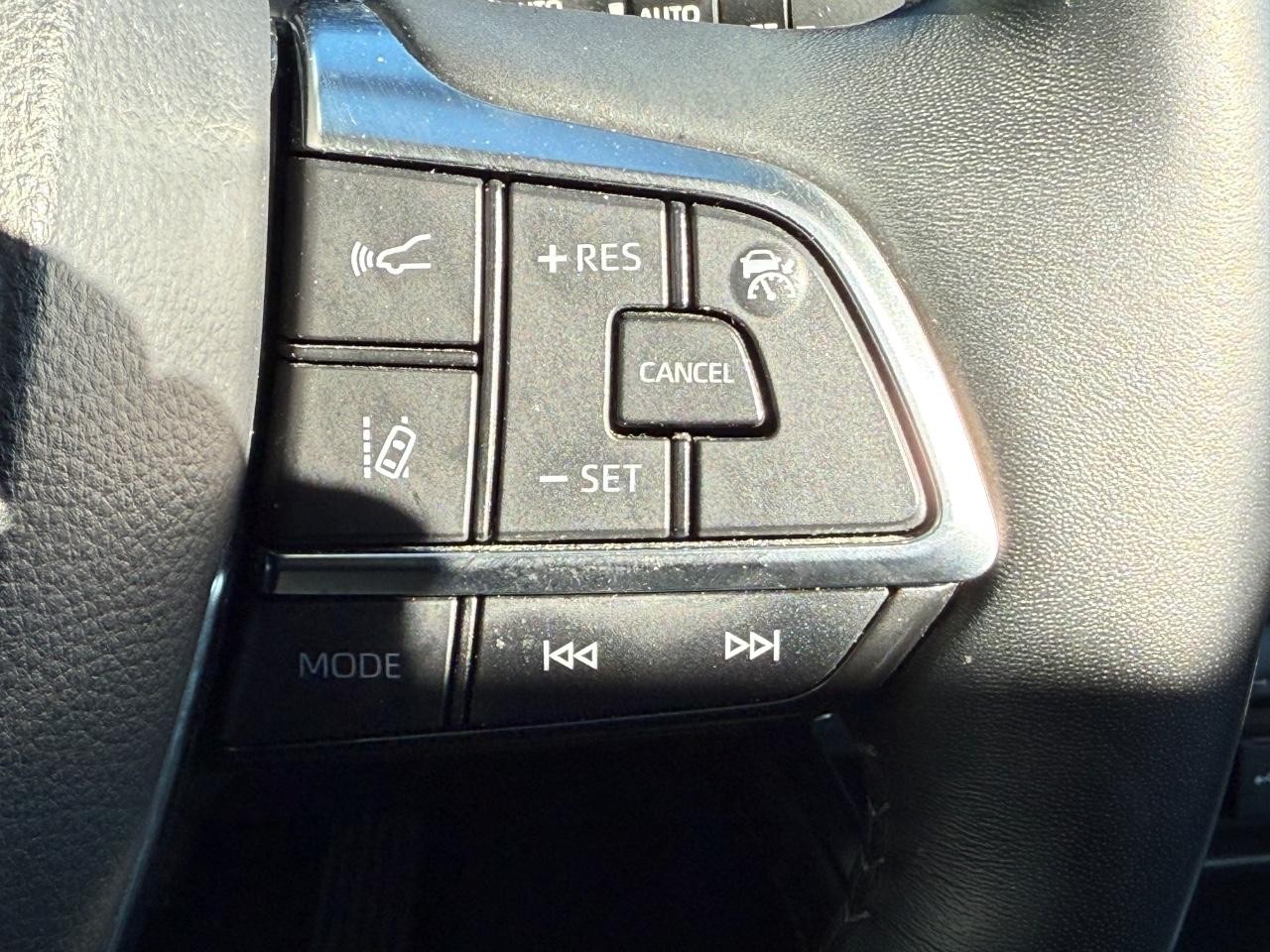 Toyota Highlander Vehicle Image 18
