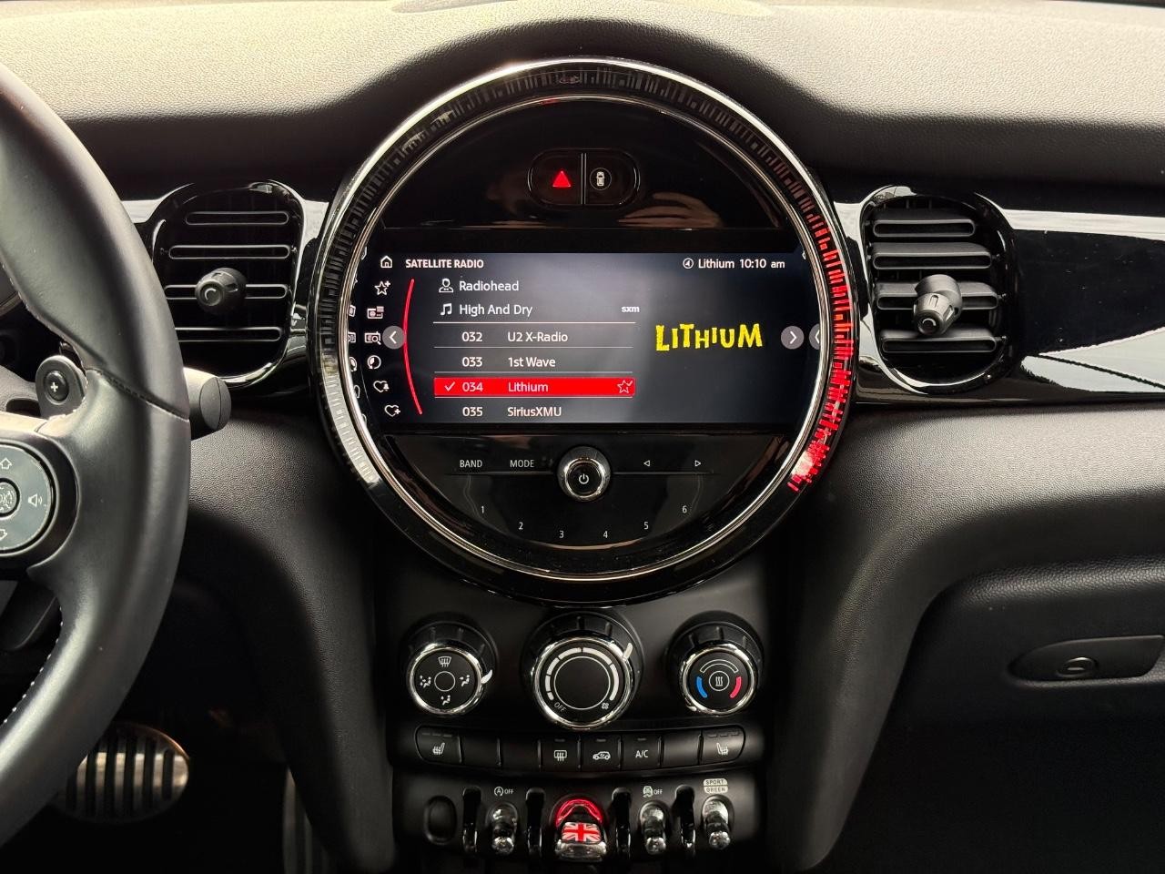 MINI Convertible Vehicle Image 12