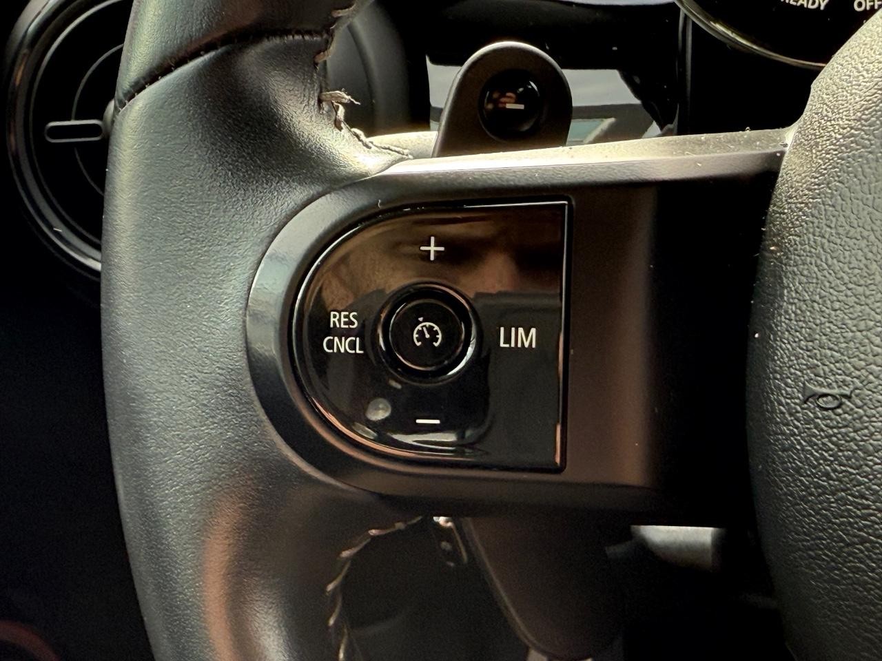 MINI Convertible Vehicle Image 16