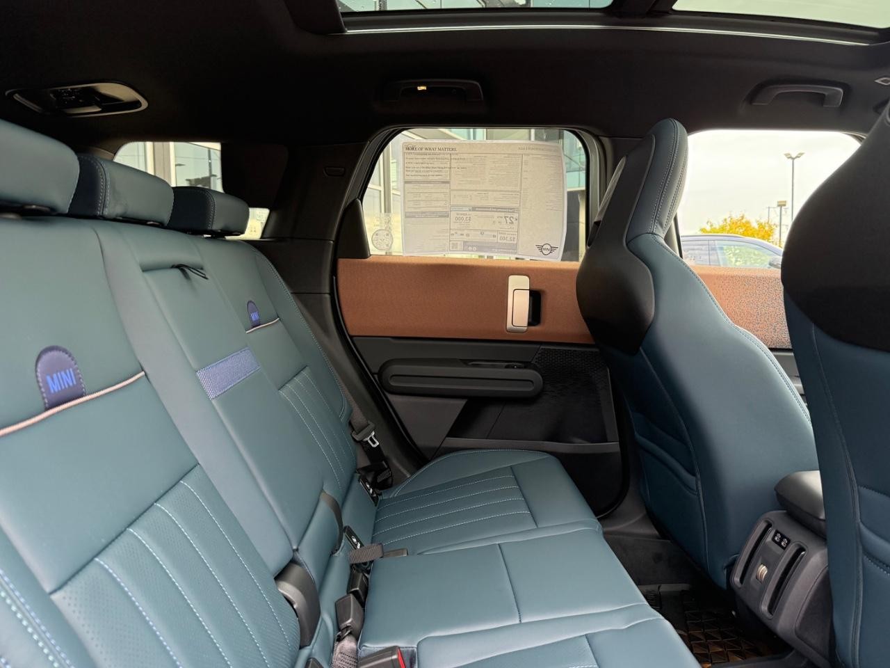 MINI Countryman Vehicle Image 05