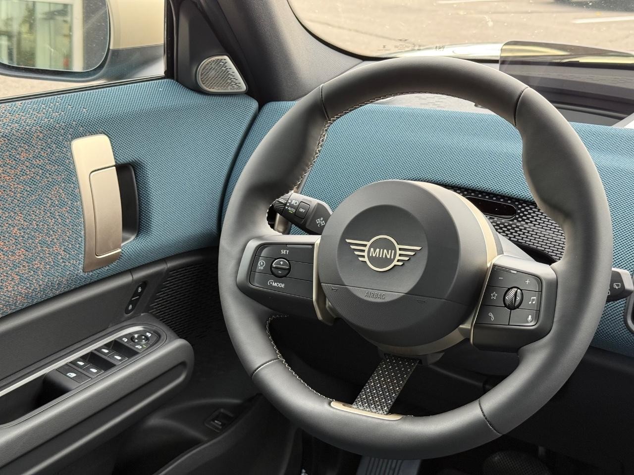 MINI Countryman Vehicle Image 09