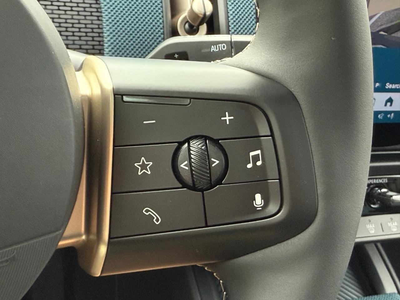 MINI Countryman Vehicle Image 12