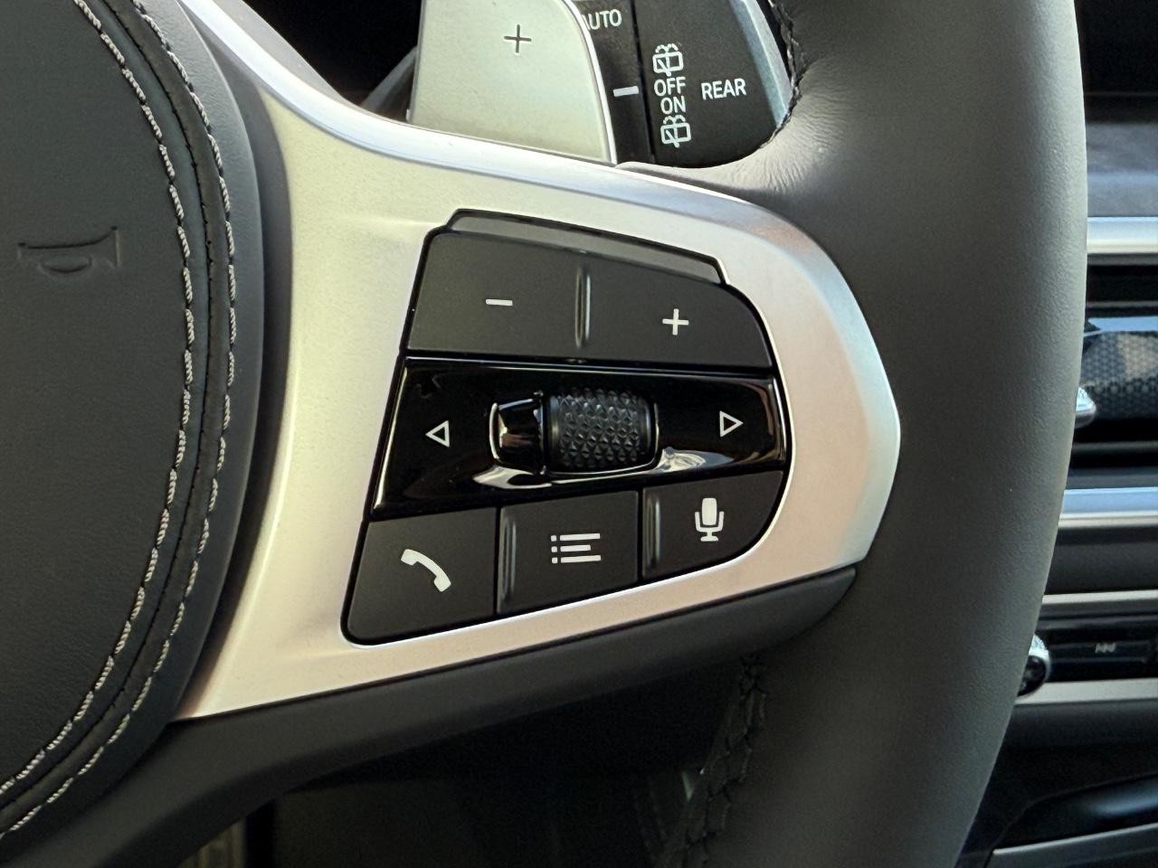 BMW X5 Vehicle Image 13