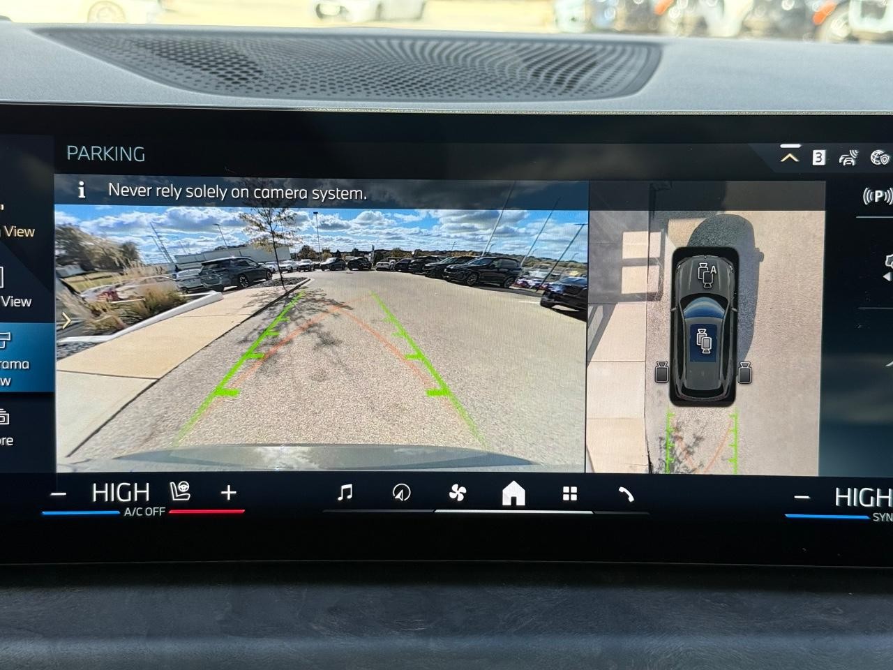 BMW X5 Vehicle Image 14