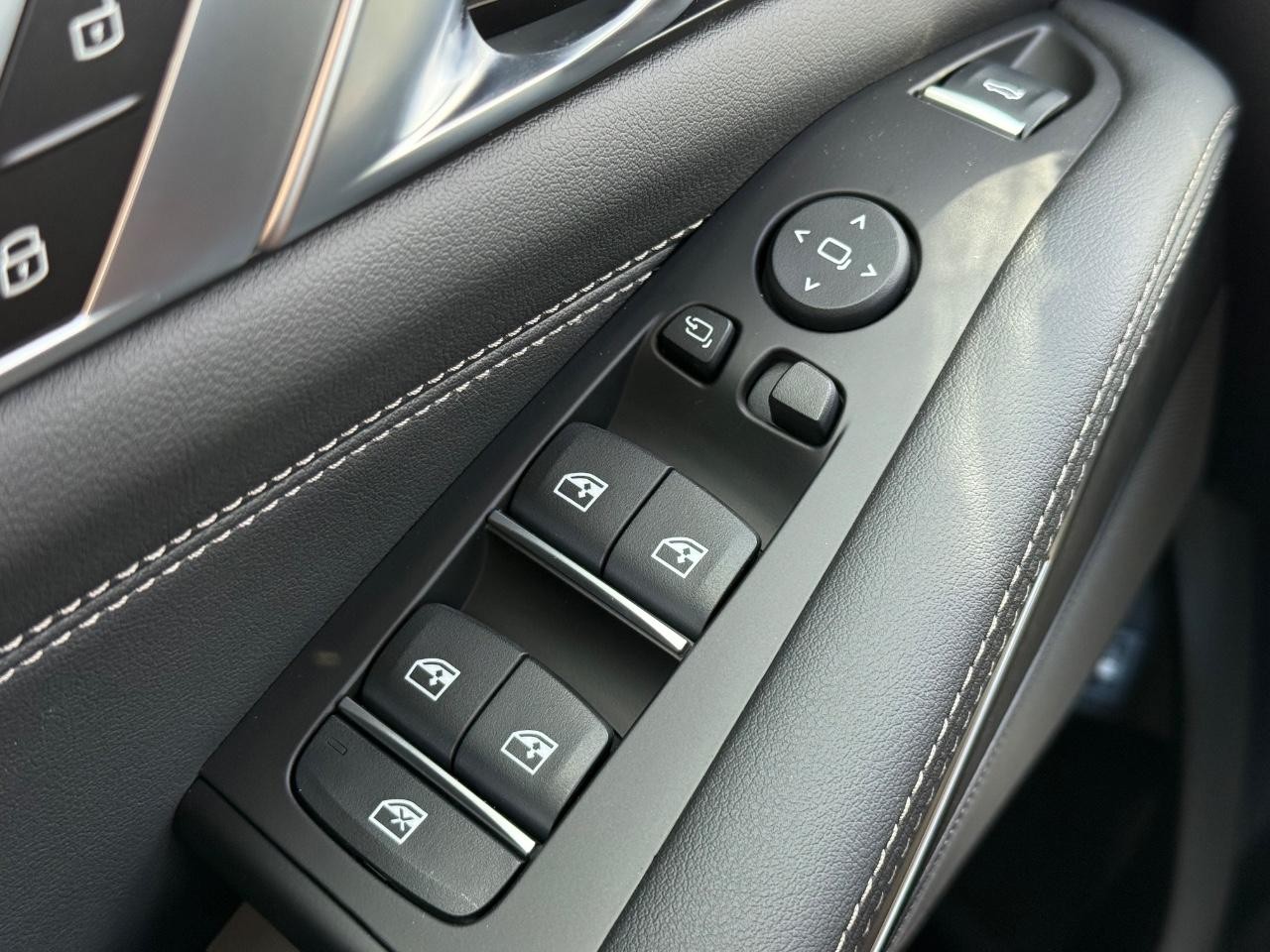 BMW X5 Vehicle Image 16