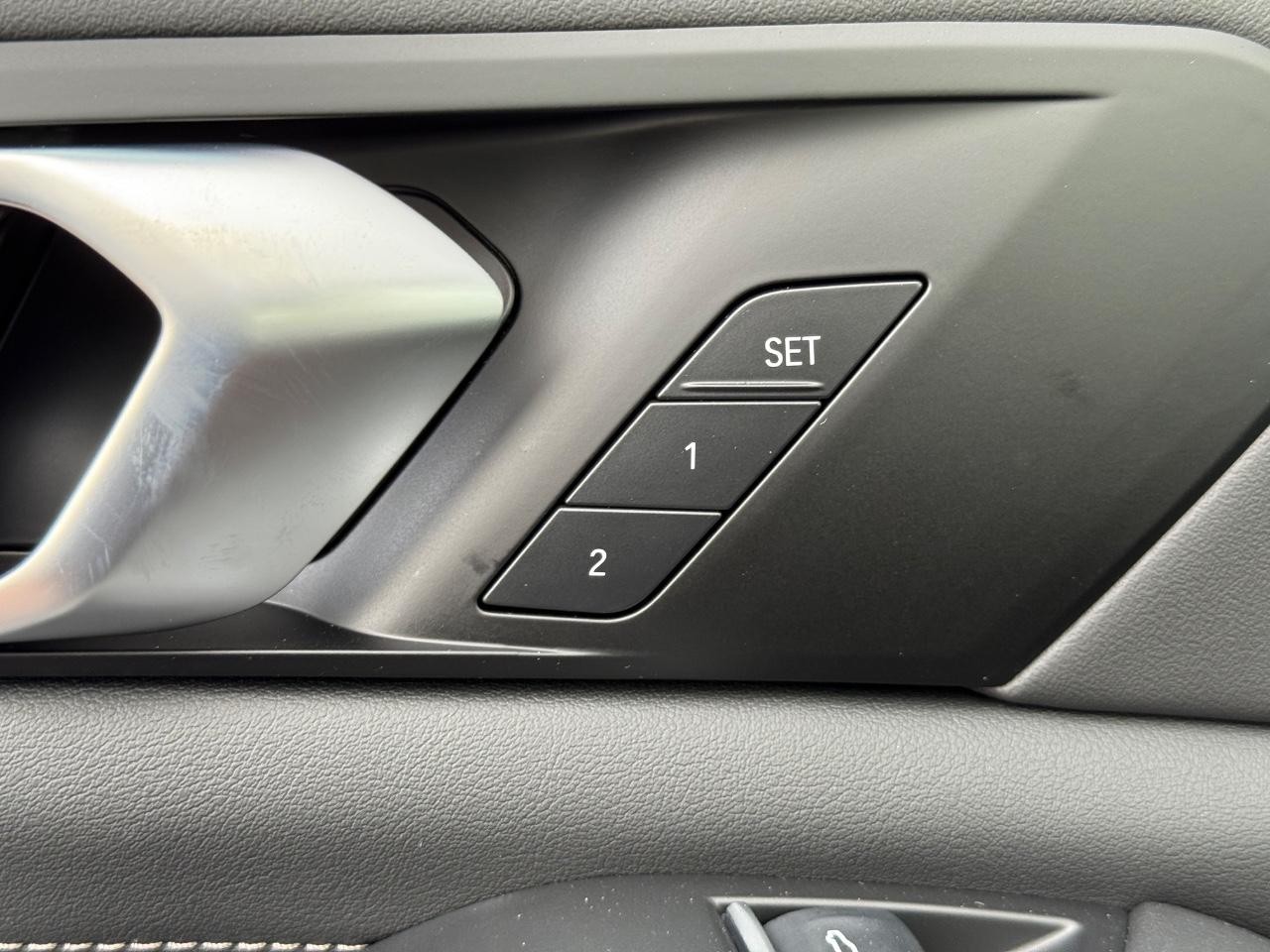 BMW X5 Vehicle Image 11