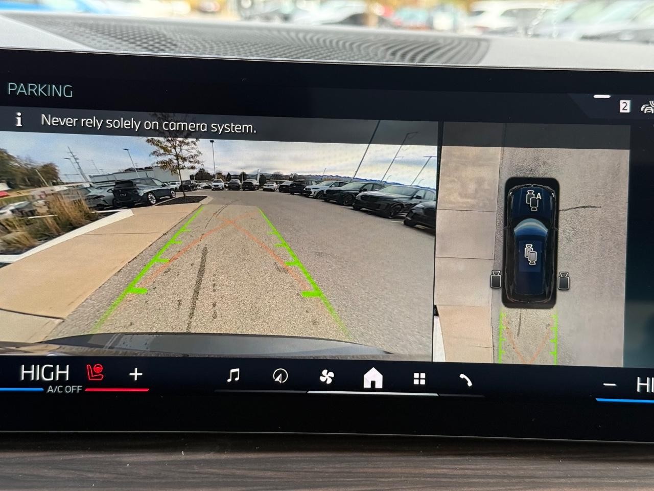 BMW X5 Vehicle Image 14