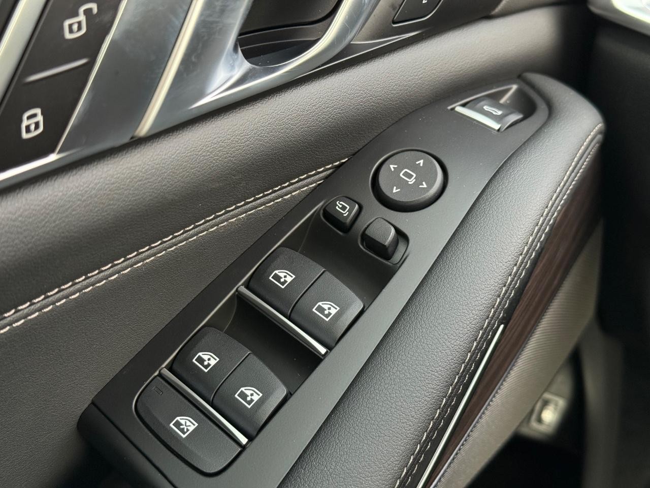 BMW X5 Vehicle Image 17