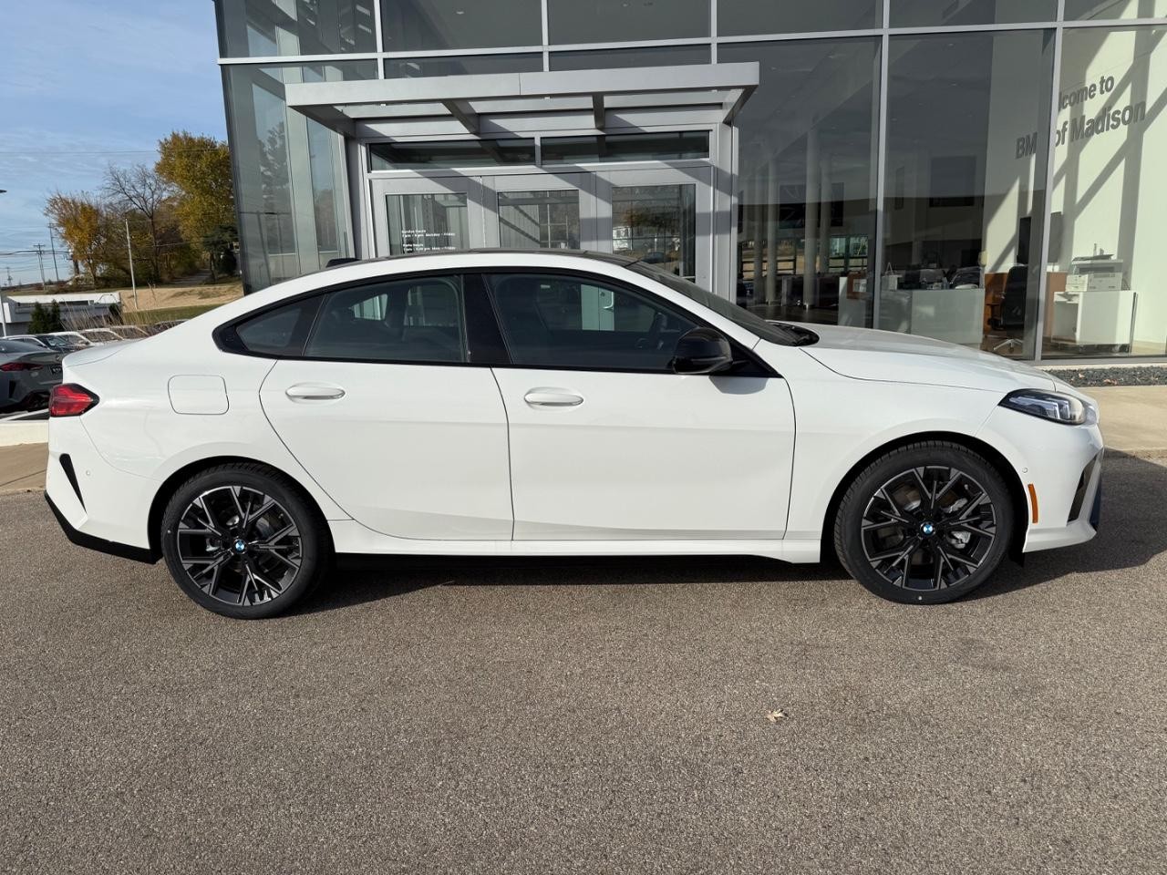 BMW 2 Series Vehicle Image 02