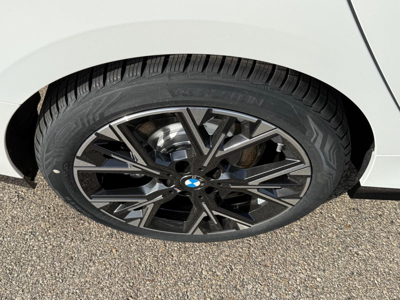 BMW 2 Series Vehicle Image 04