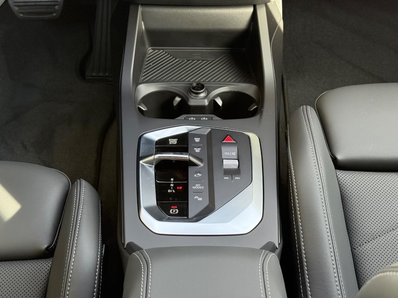 BMW 2 Series Vehicle Image 08