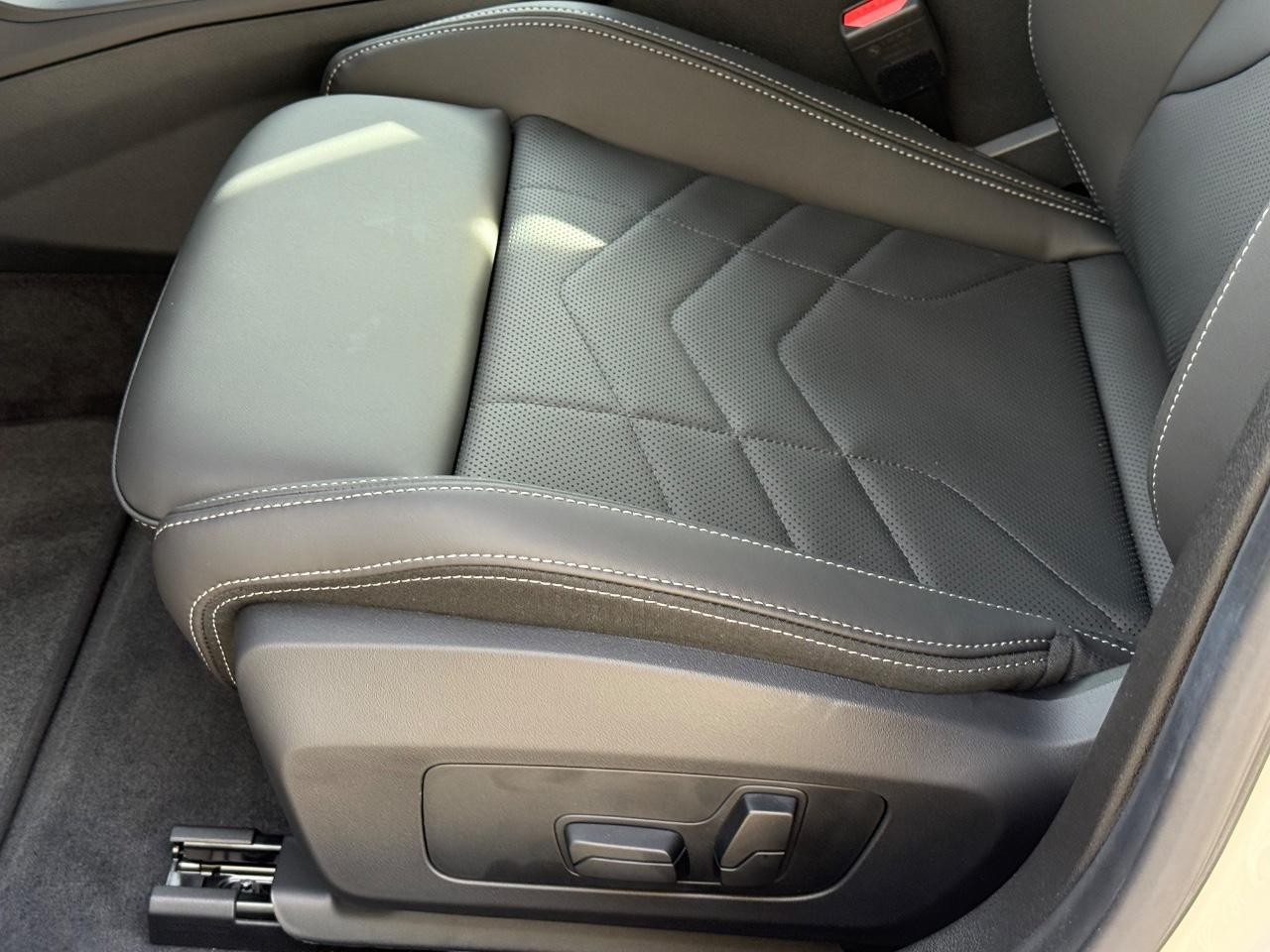 BMW 2 Series Vehicle Image 17