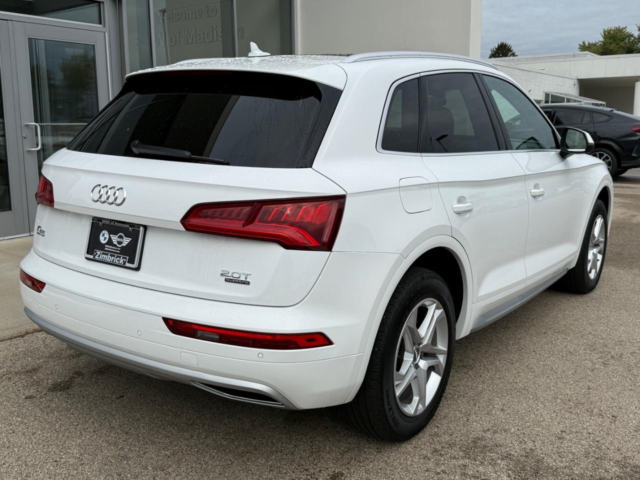 Audi Q5 Vehicle Image 03