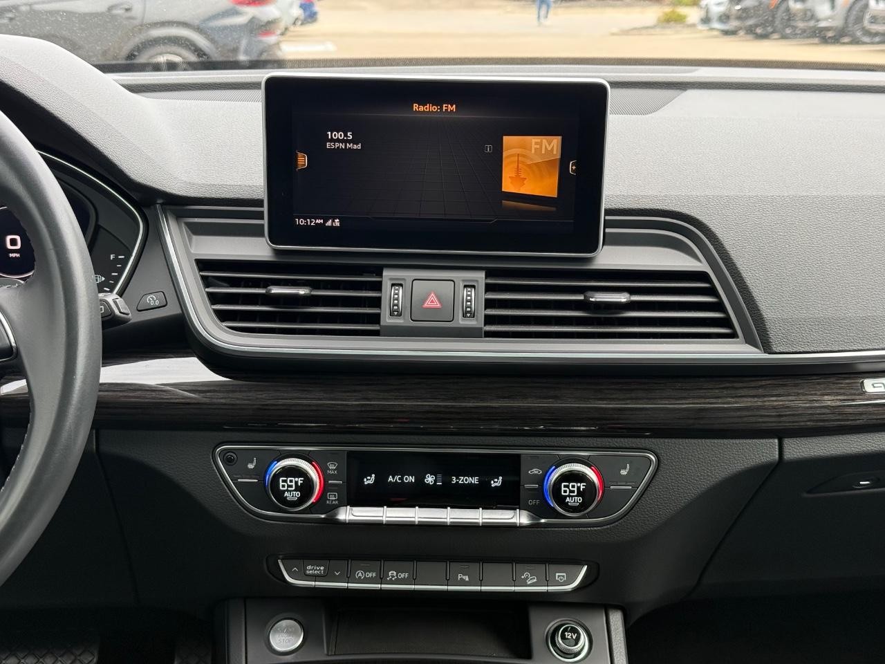 Audi Q5 Vehicle Image 12