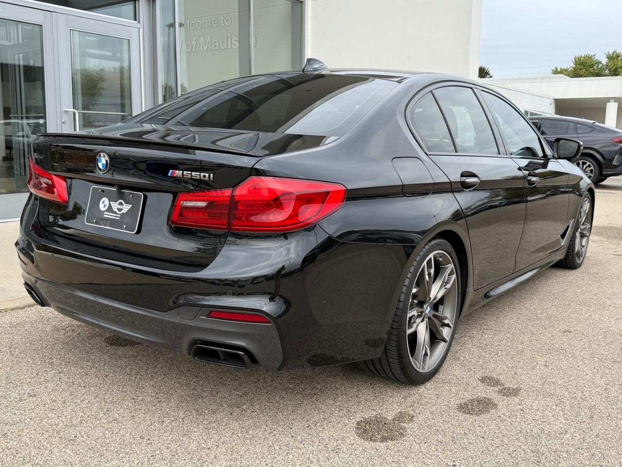 BMW 5 Series Vehicle Image 03