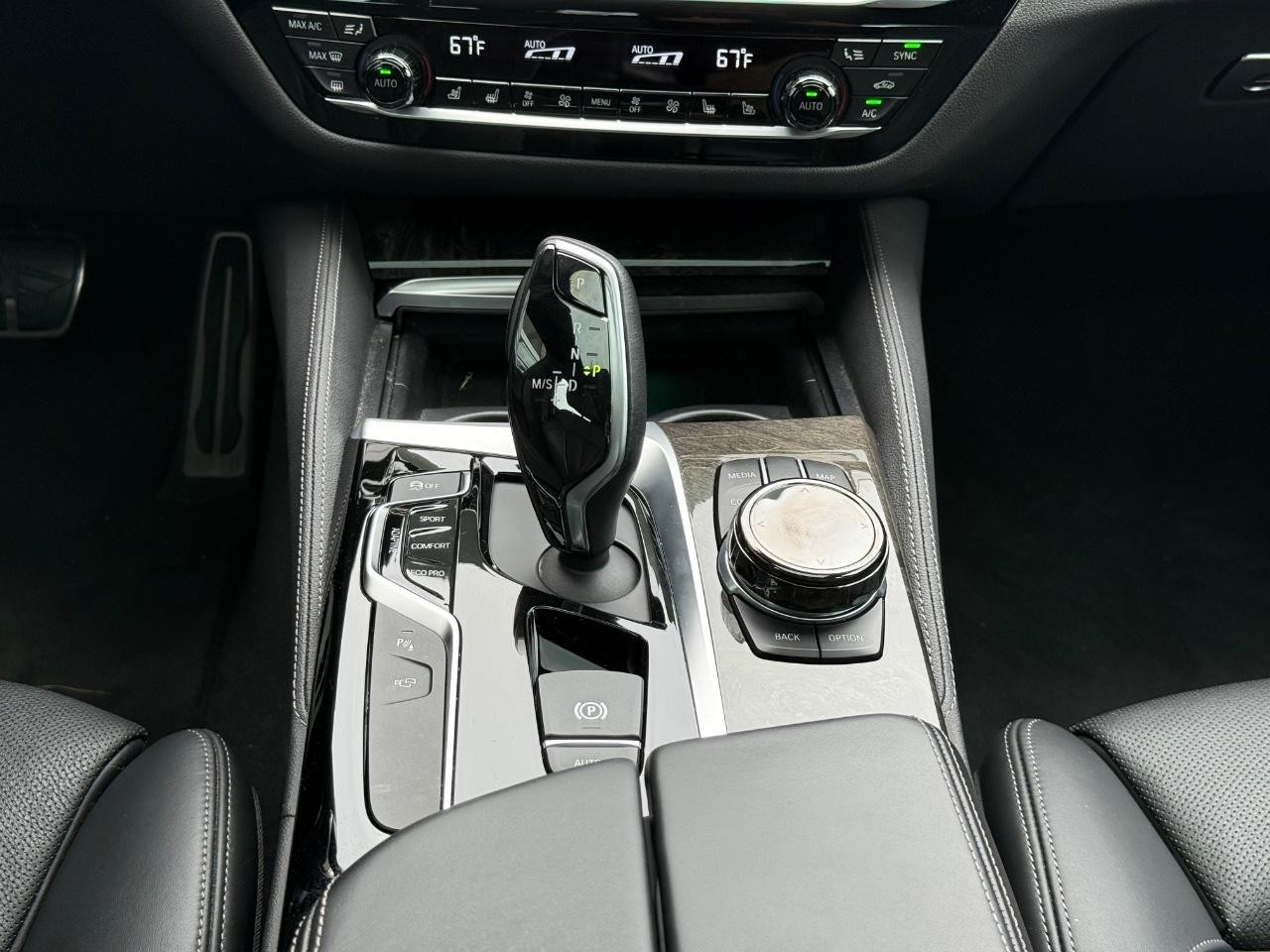 BMW 5 Series Vehicle Image 12