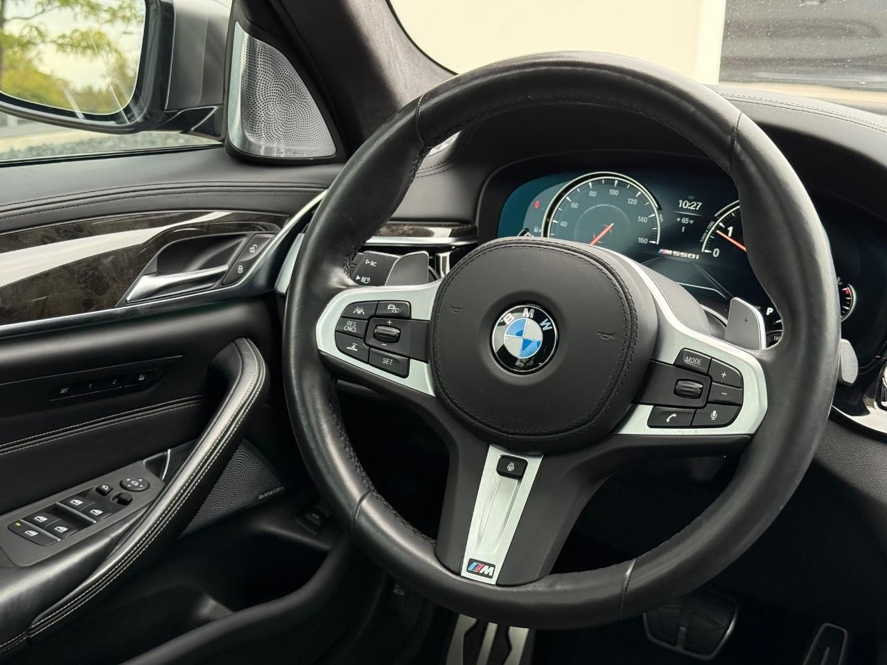 BMW 5 Series Vehicle Image 13