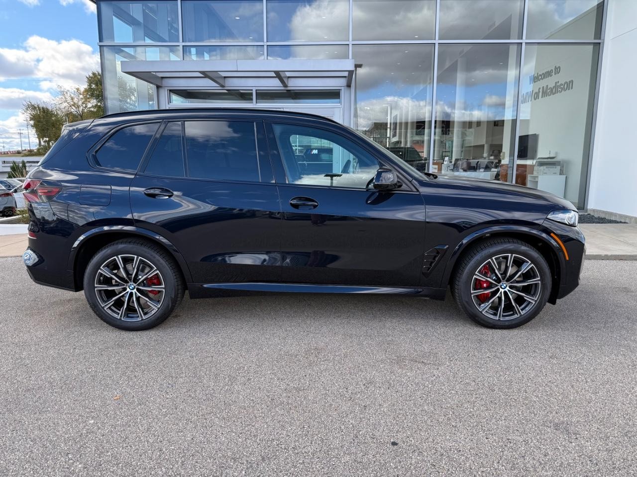 BMW X5 Vehicle Image 02