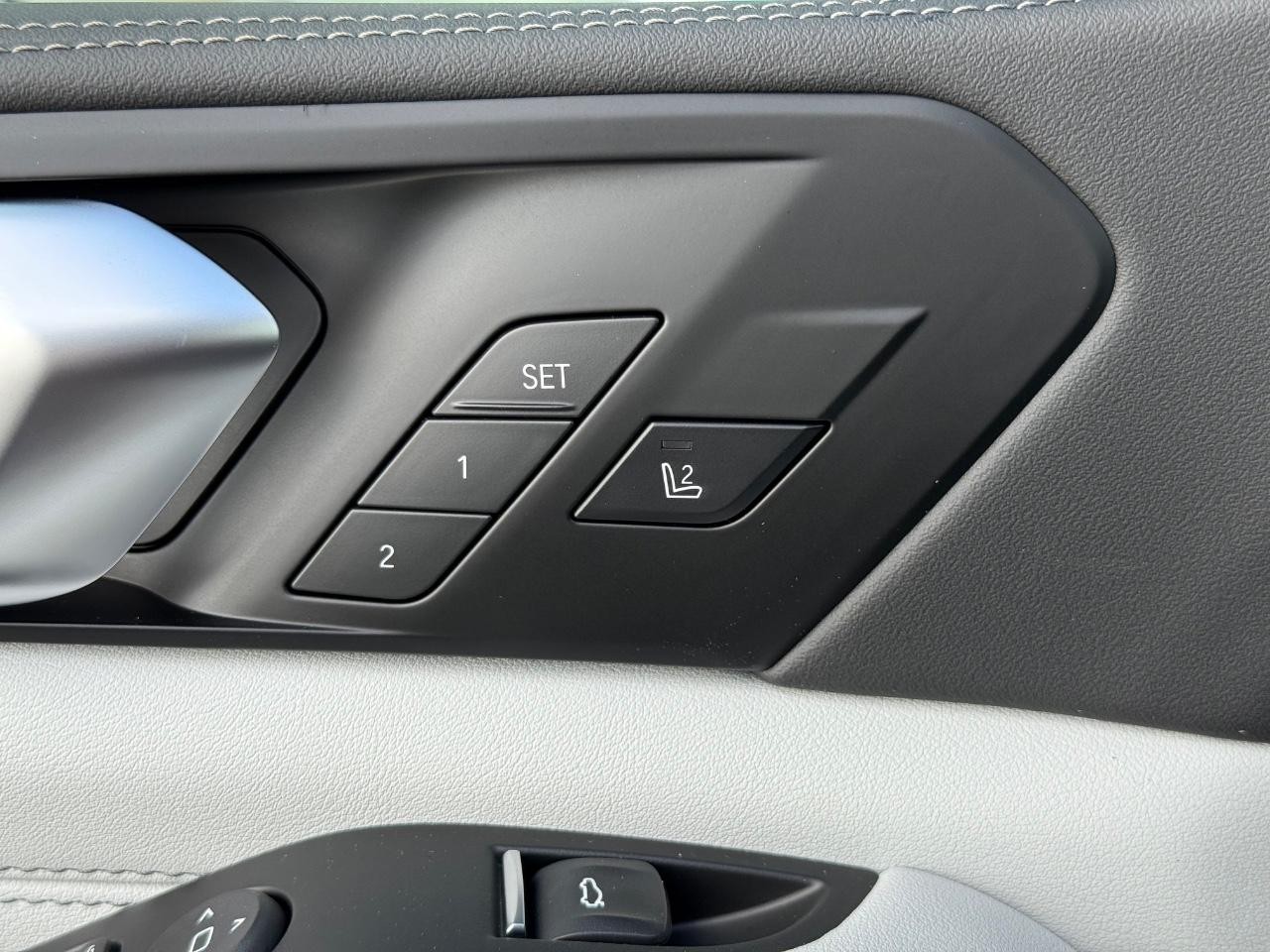 BMW X5 Vehicle Image 11