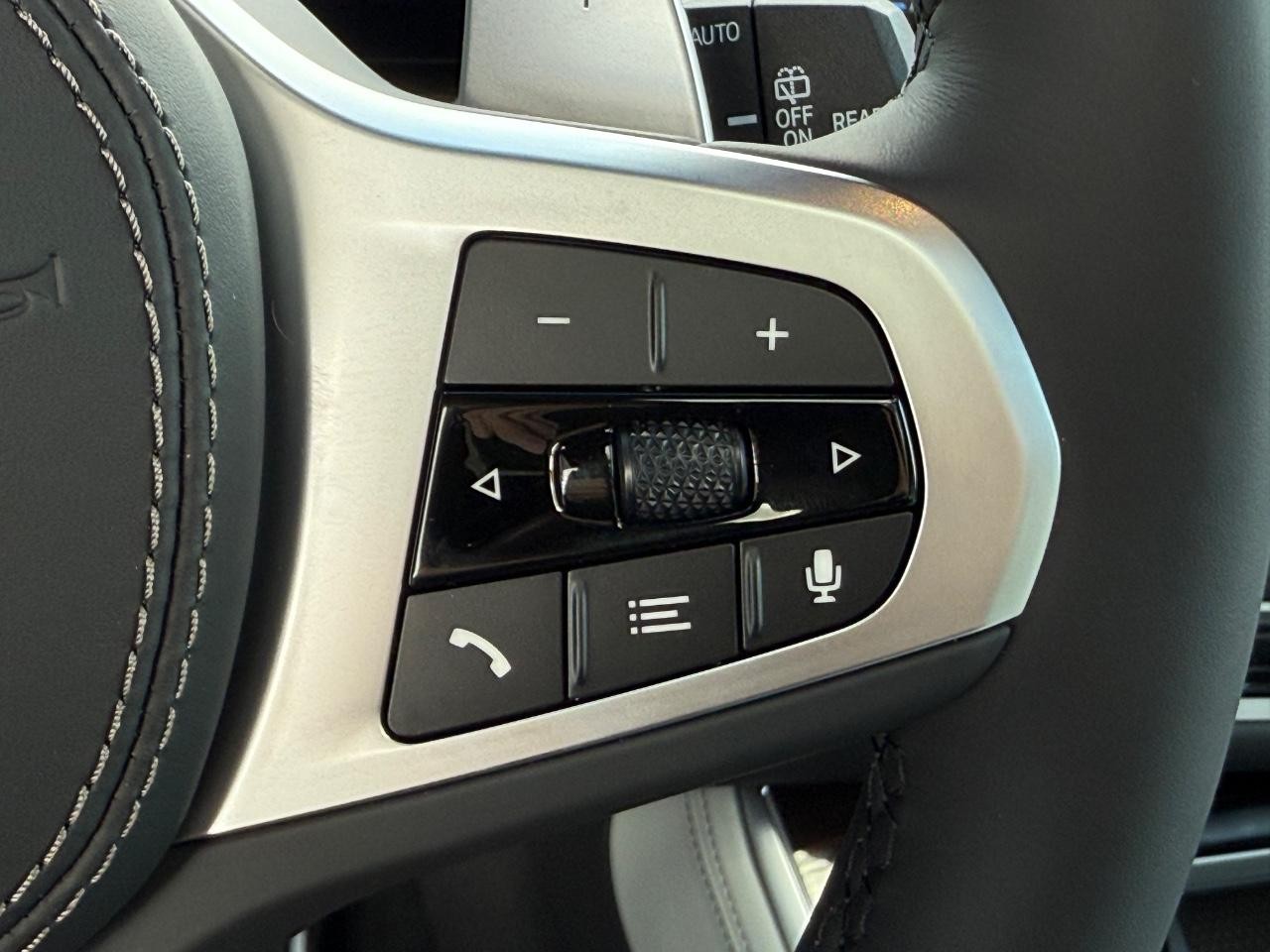 BMW X5 Vehicle Image 13