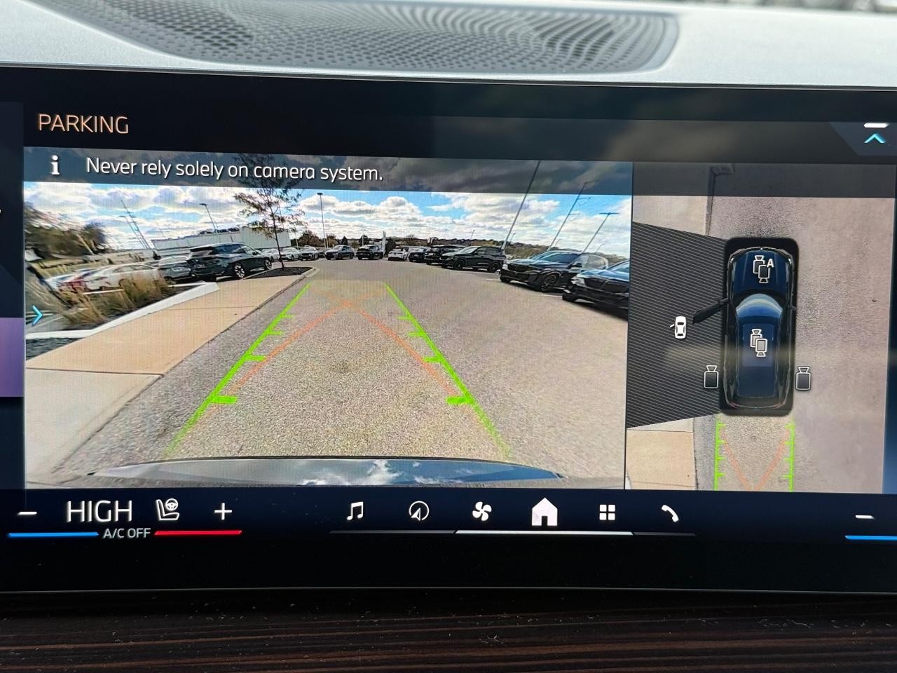 BMW X5 Vehicle Image 14