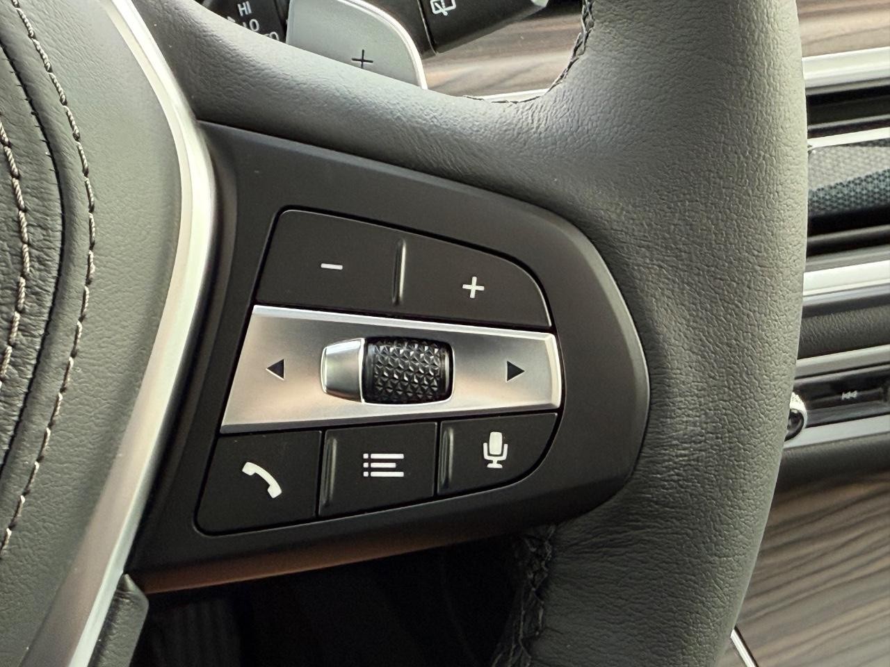 BMW X5 Vehicle Image 13