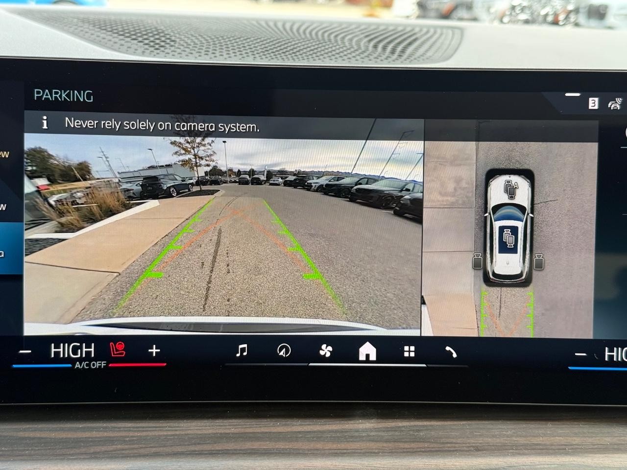 BMW X5 Vehicle Image 14