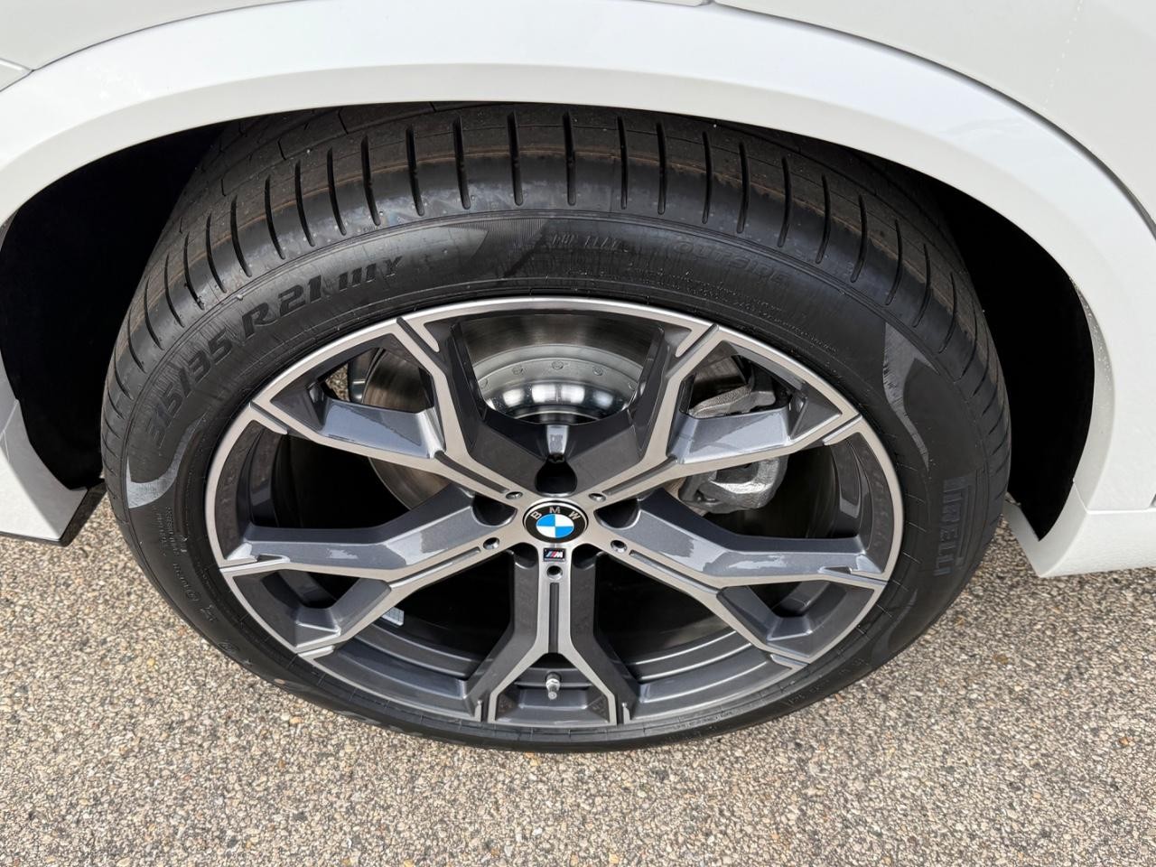 BMW X5 Vehicle Image 04