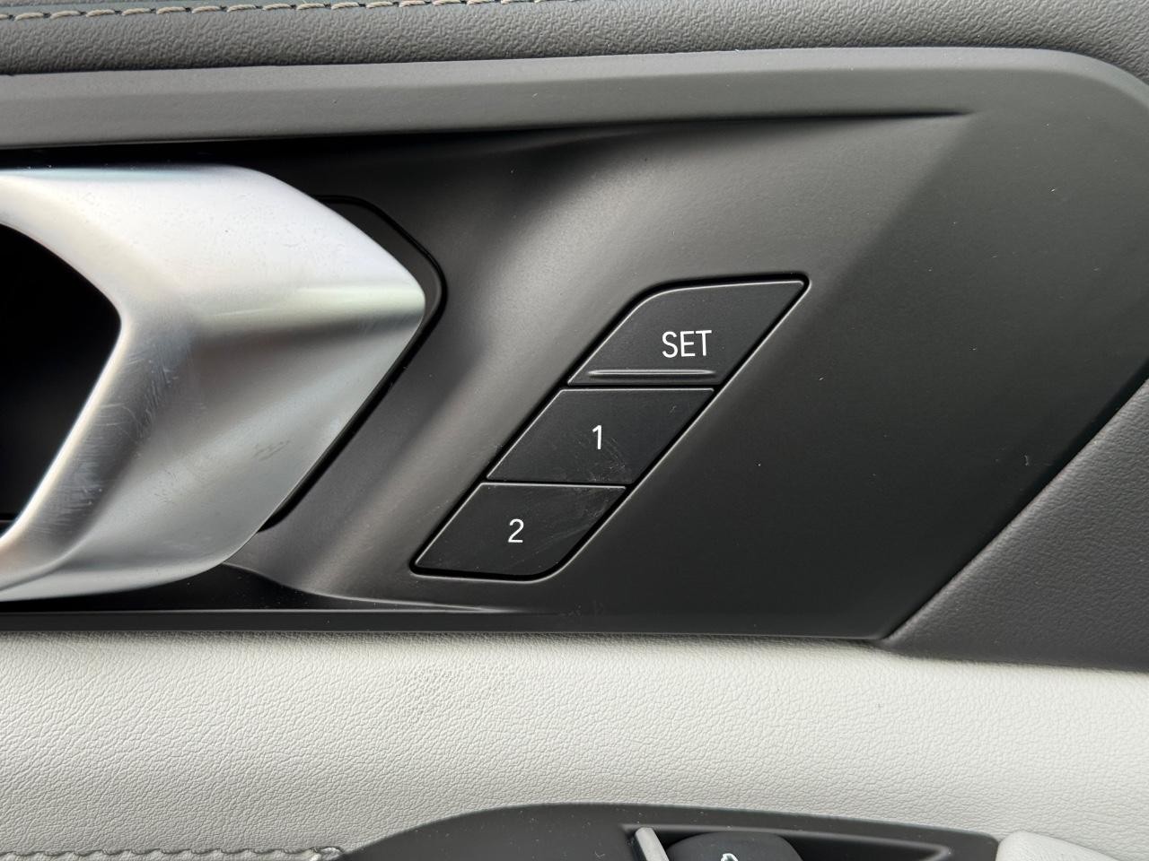 BMW X5 Vehicle Image 11