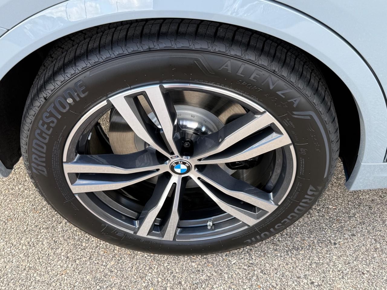 BMW X7 Vehicle Image 04