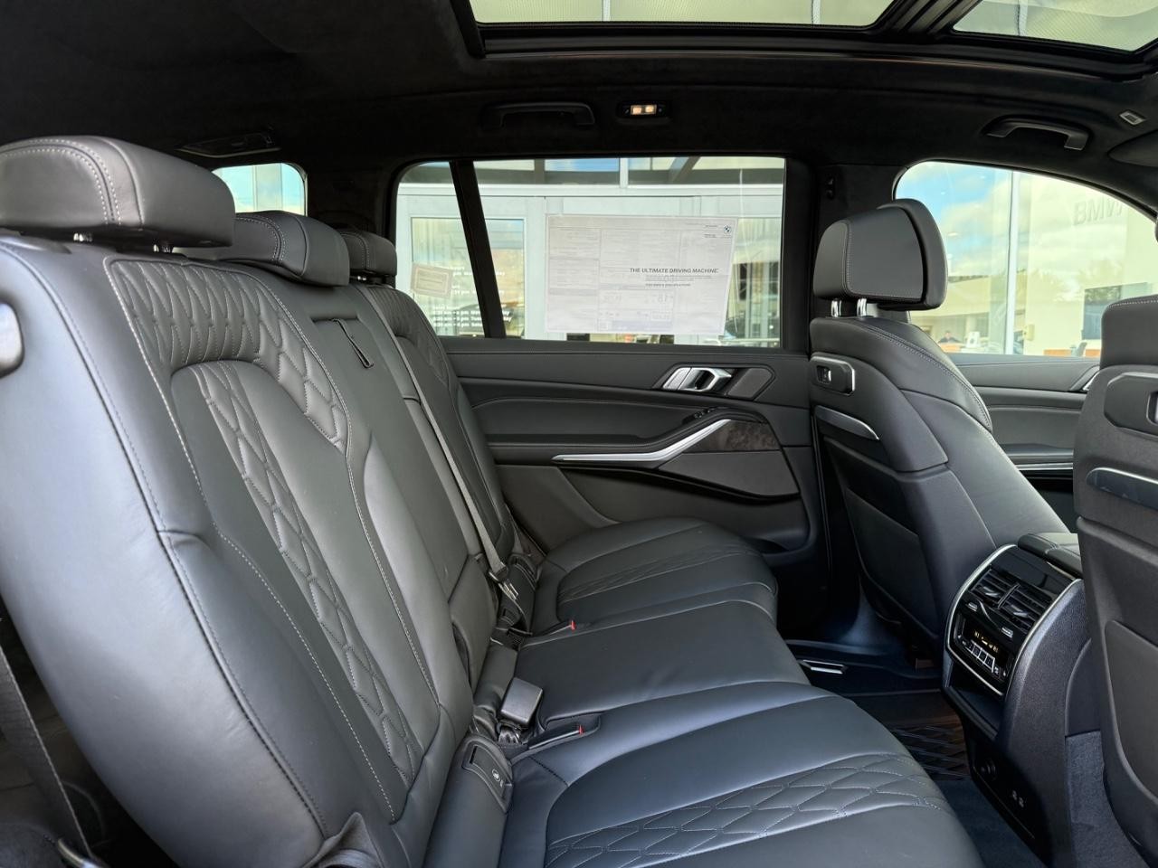 BMW X7 Vehicle Image 05