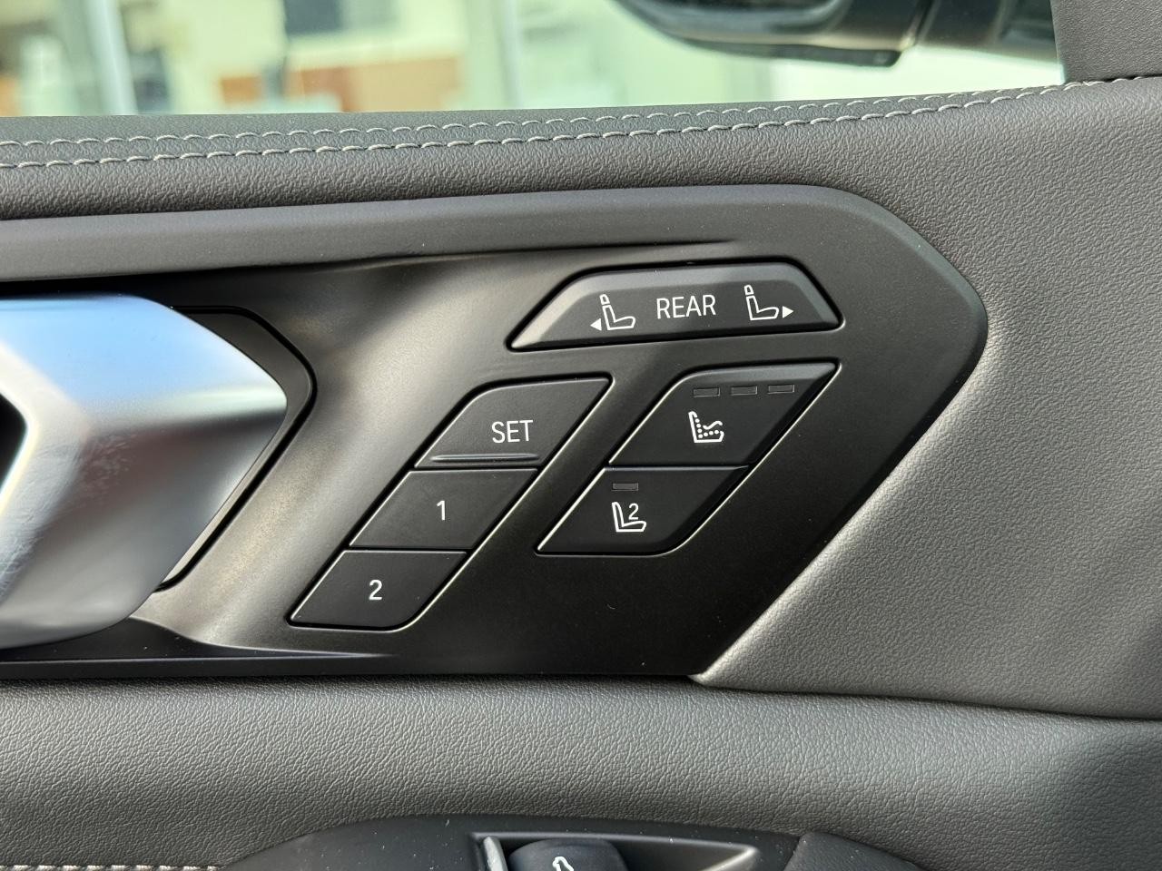 BMW X7 Vehicle Image 11