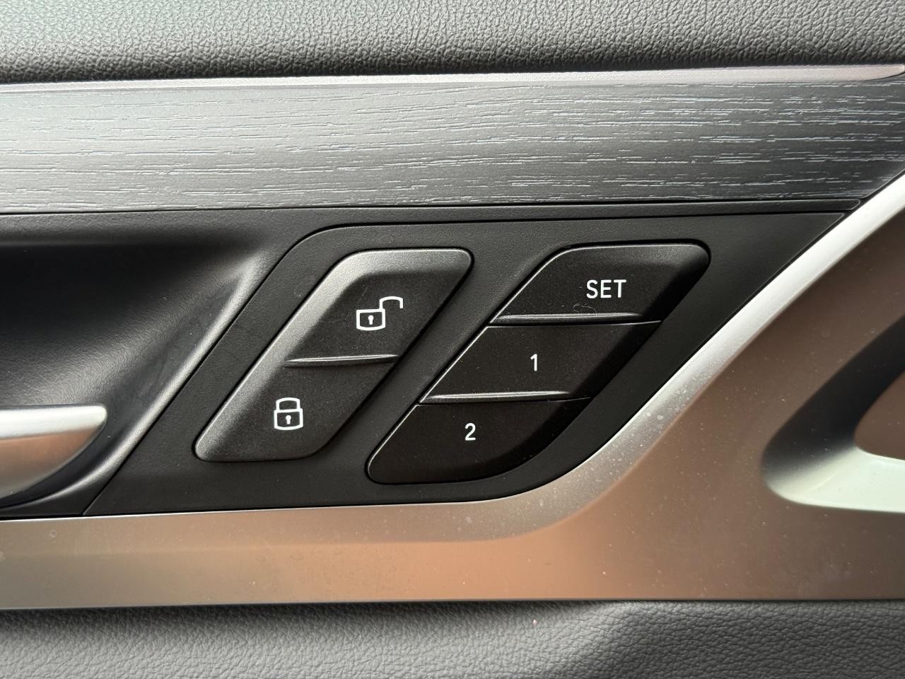 BMW X3 Vehicle Image 14
