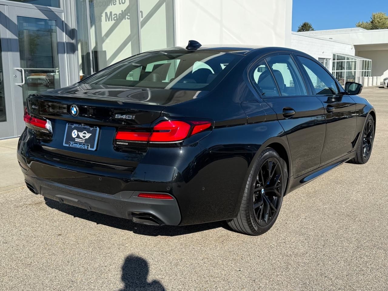 BMW 5 Series Vehicle Image 03