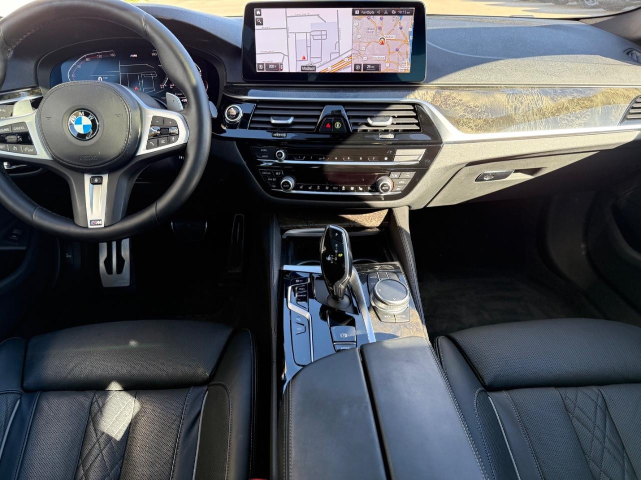 BMW 5 Series Vehicle Image 11