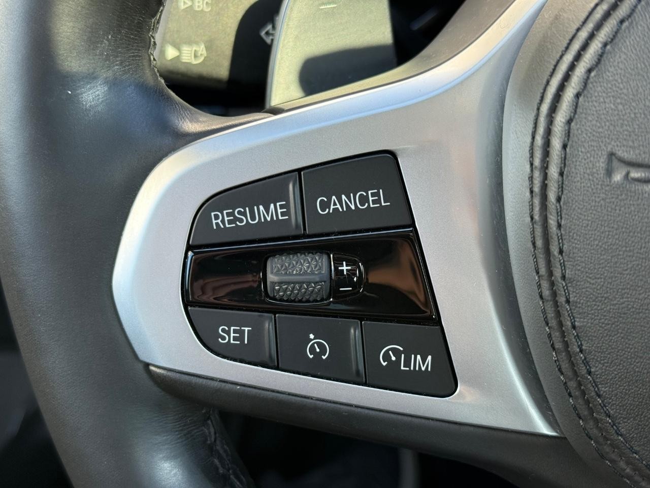 BMW 5 Series Vehicle Image 17