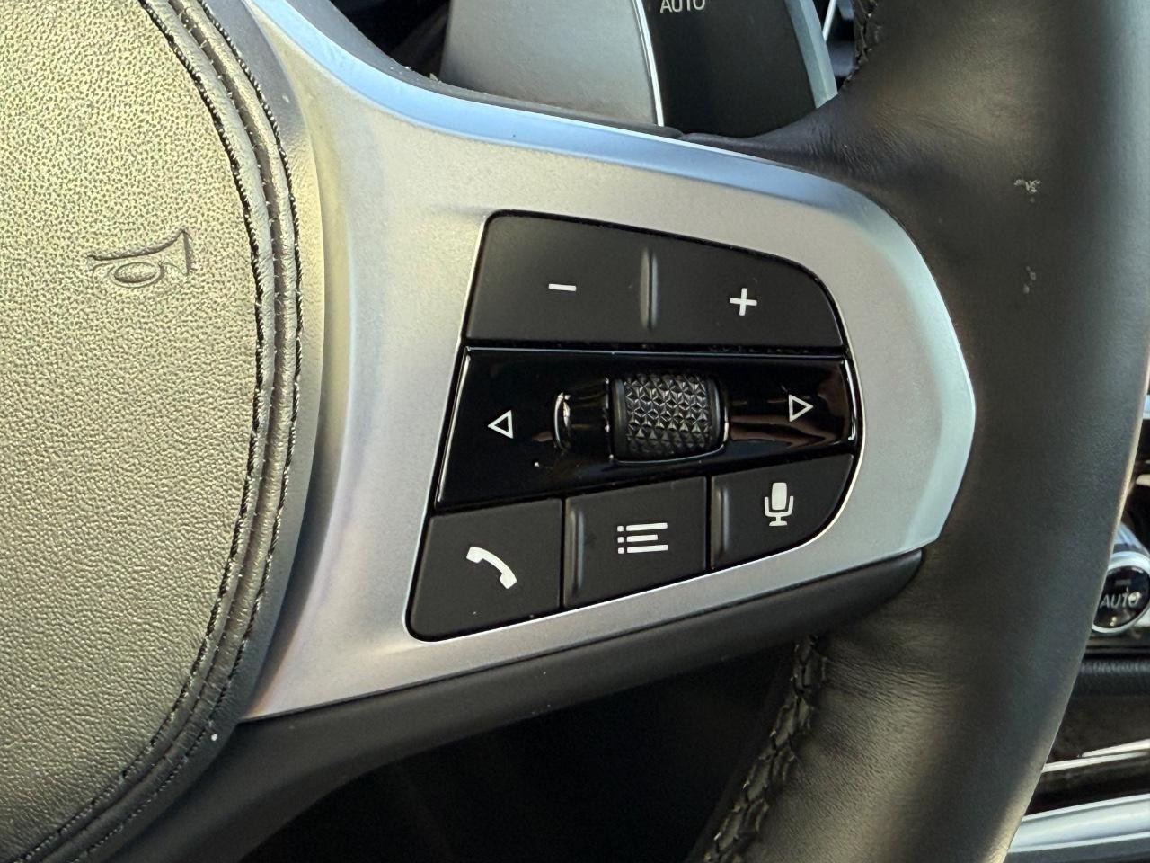 BMW 5 Series Vehicle Image 18