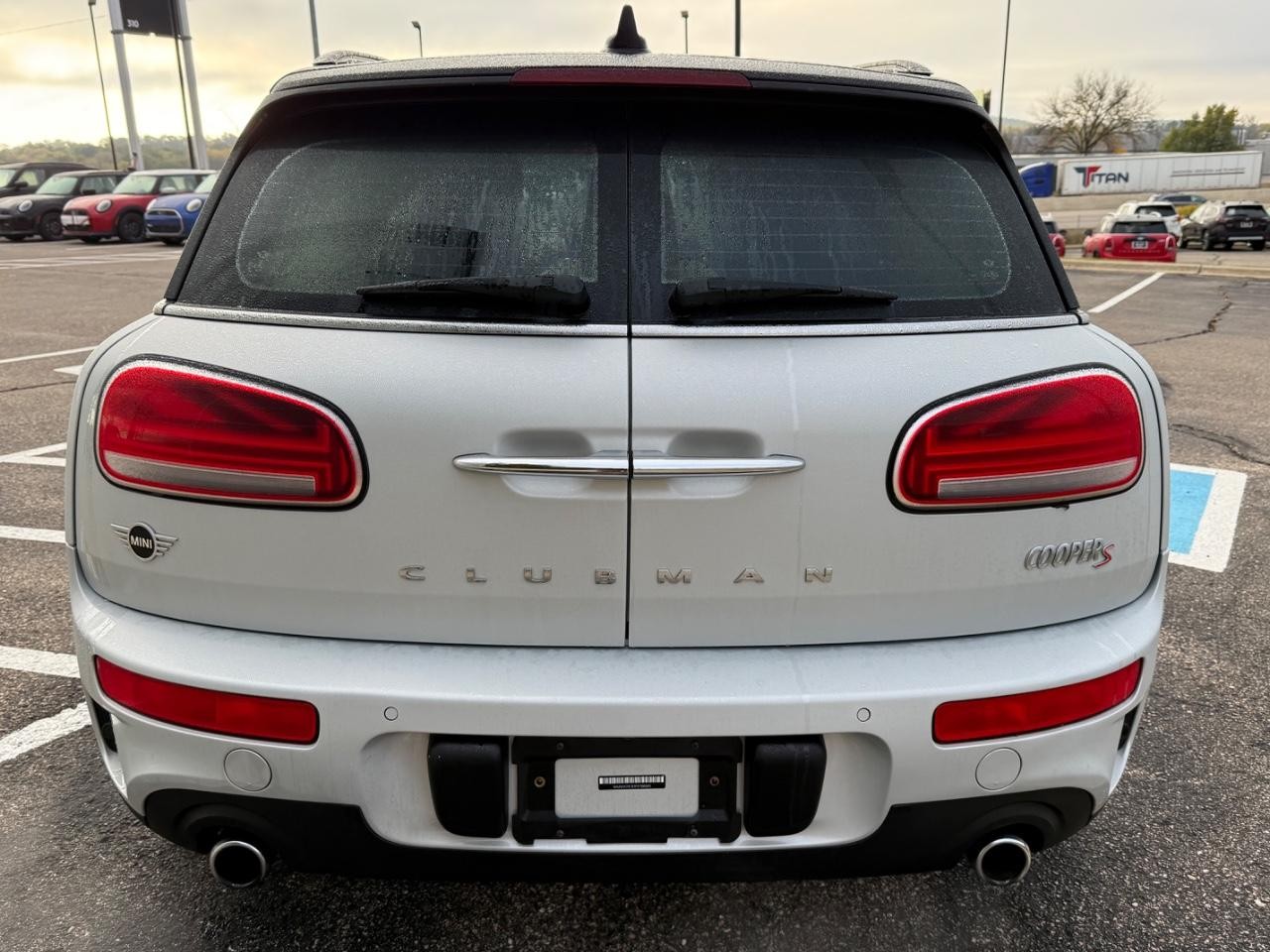 MINI Clubman Vehicle Image 04