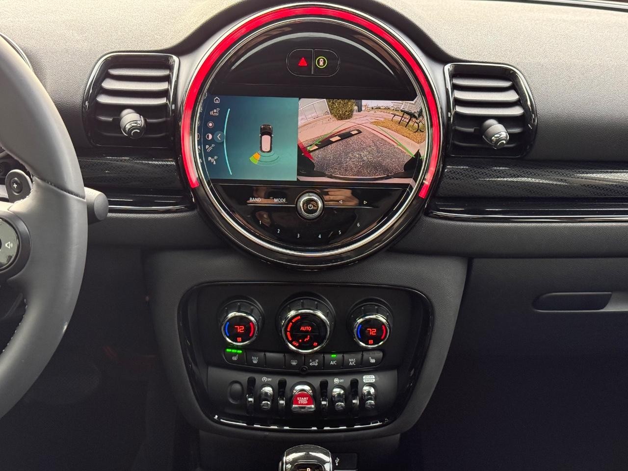 MINI Clubman Vehicle Image 12