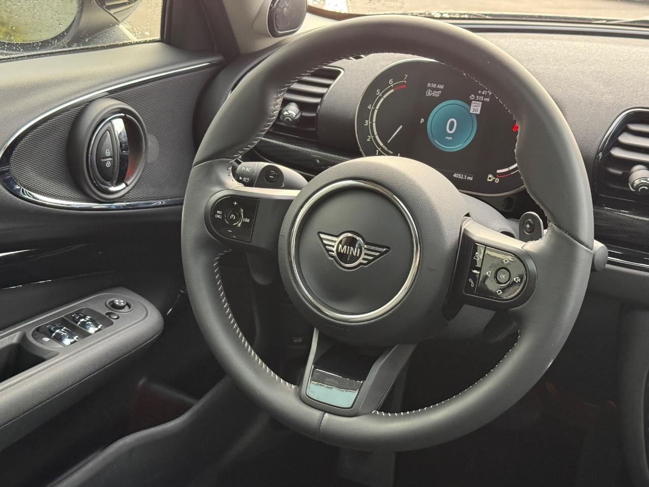 MINI Clubman Vehicle Image 14