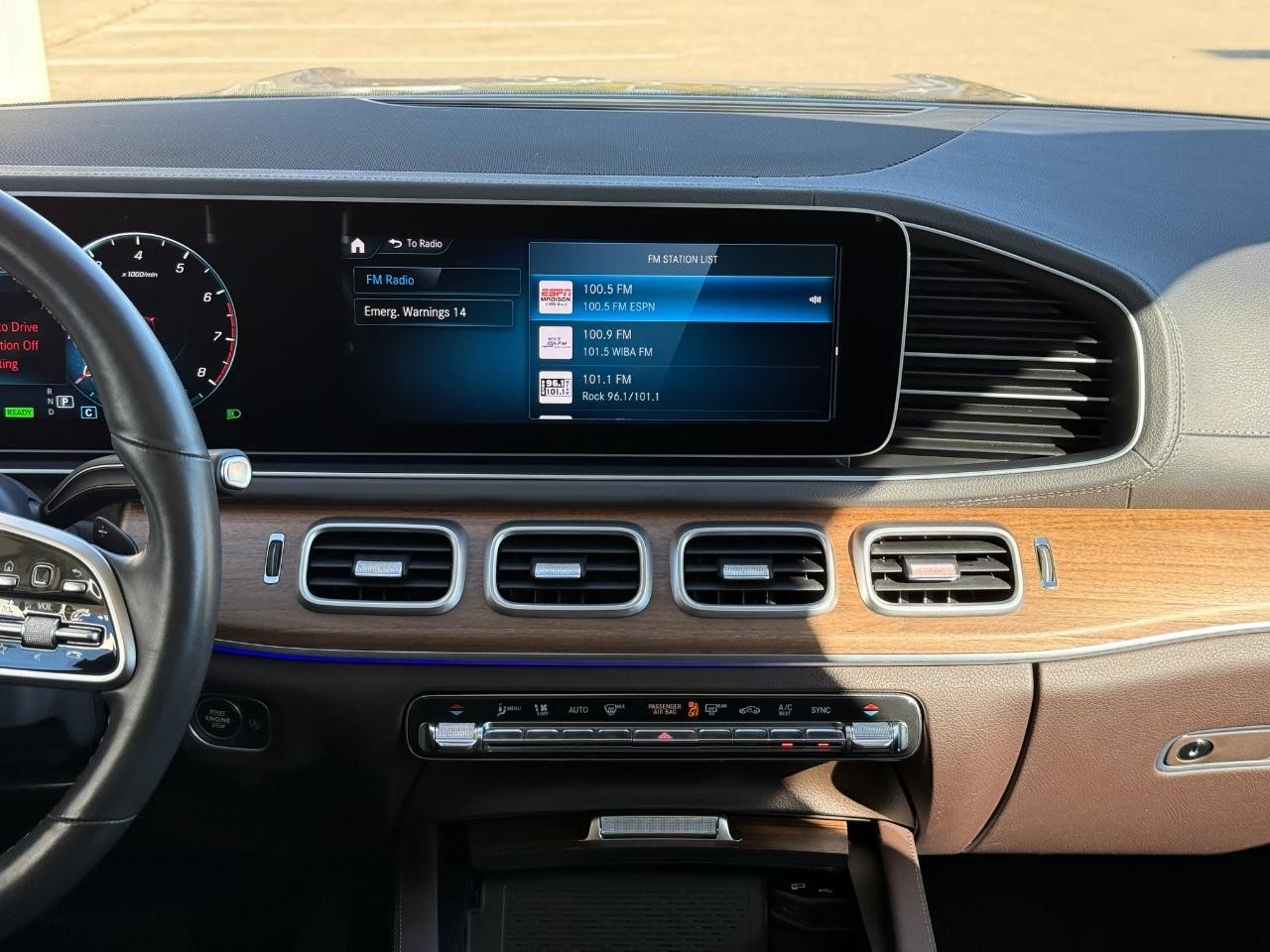 Mercedes-Benz GLS Vehicle Image 12