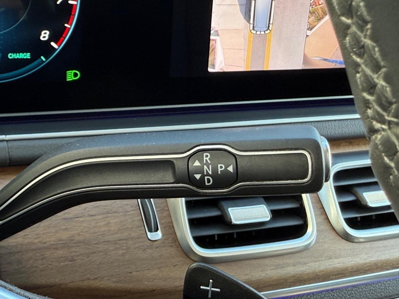 Mercedes-Benz GLS Vehicle Image 18