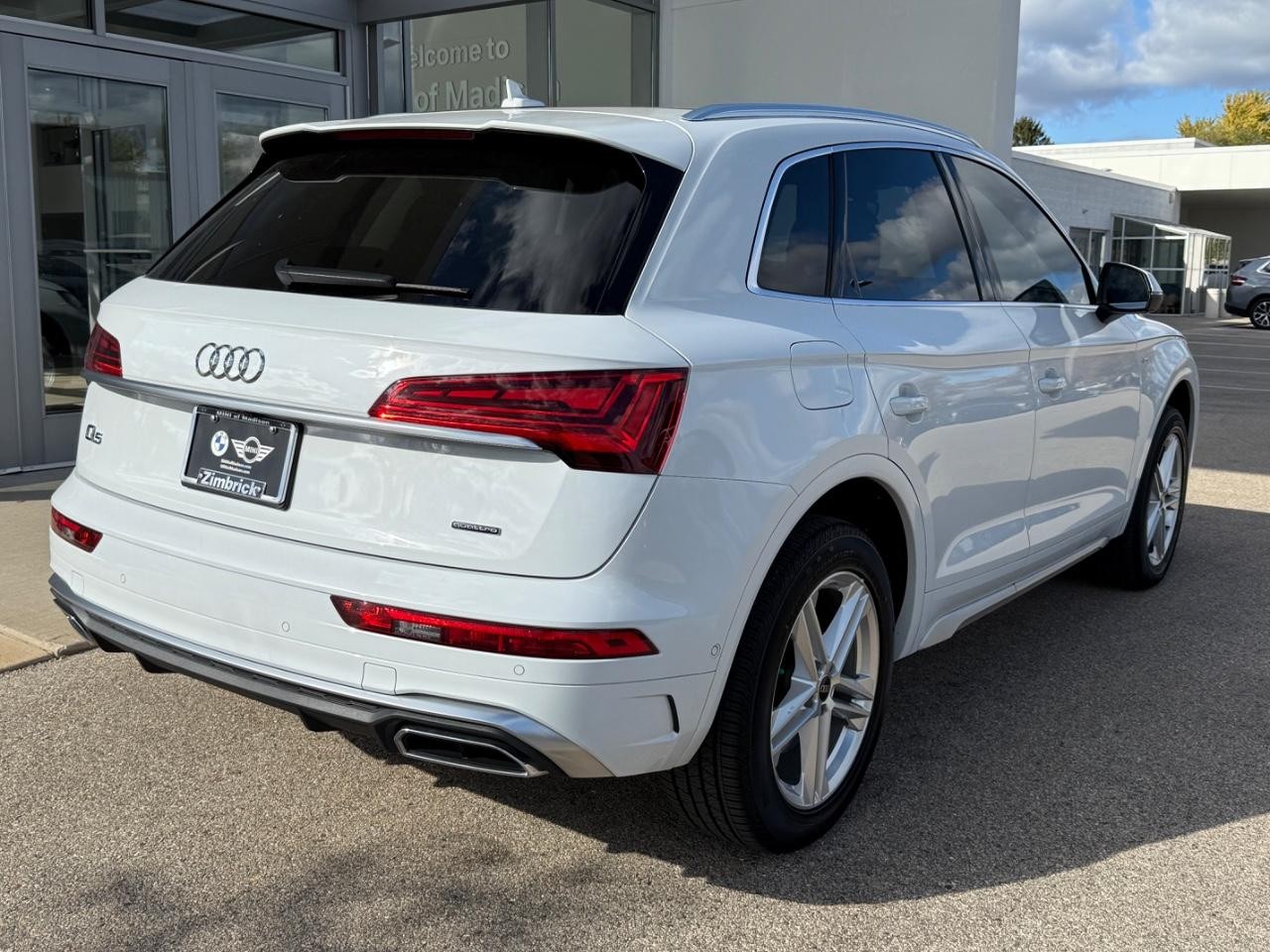 Audi Q5 Vehicle Image 03