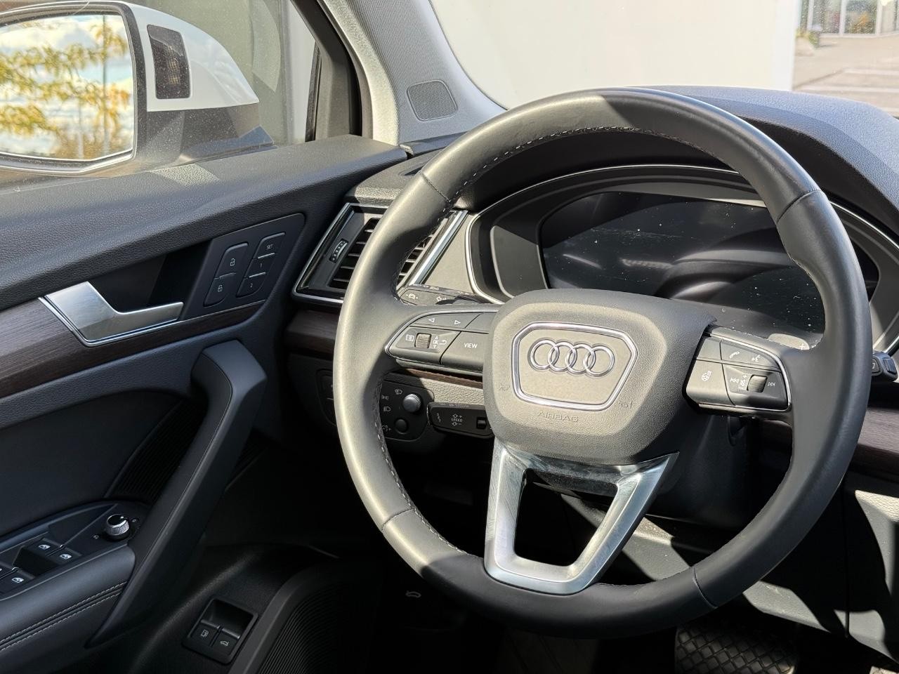 Audi Q5 Vehicle Image 14