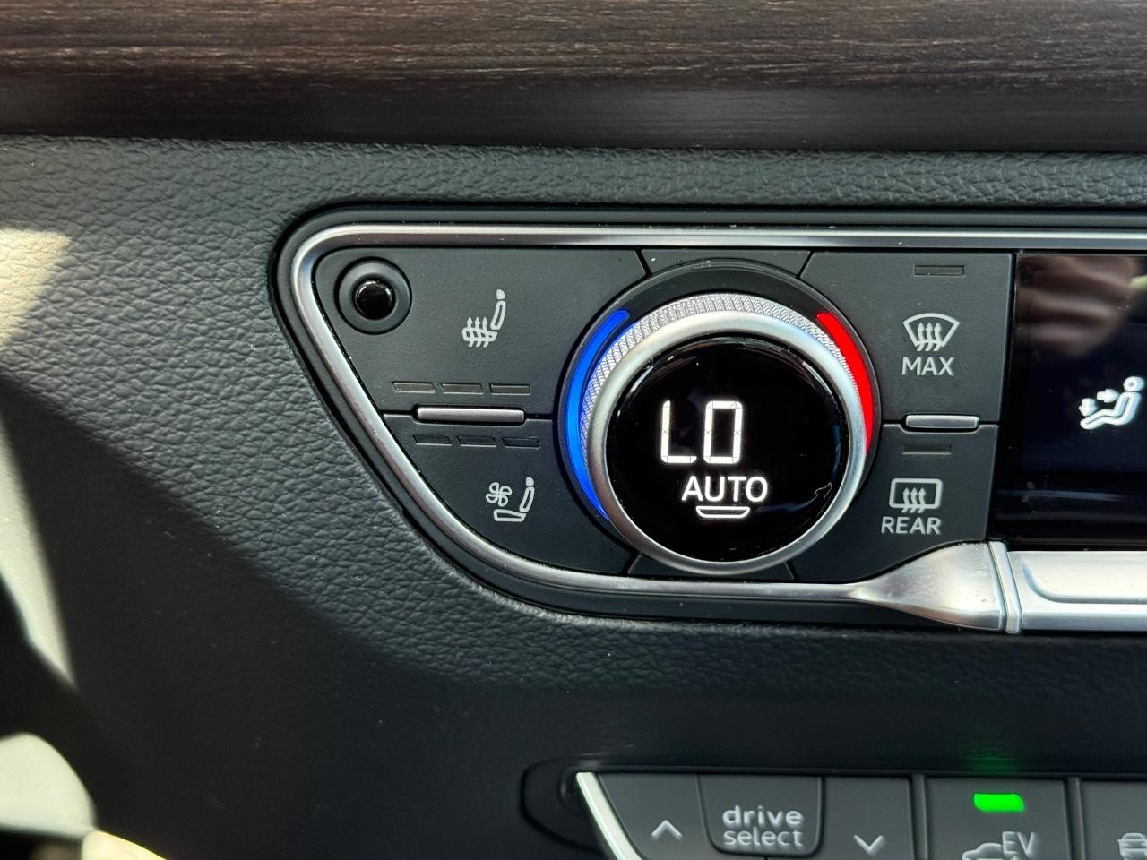 Audi Q5 Vehicle Image 21